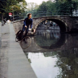 日本成人自拍小电影
