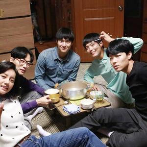 日本成人自拍小电影
